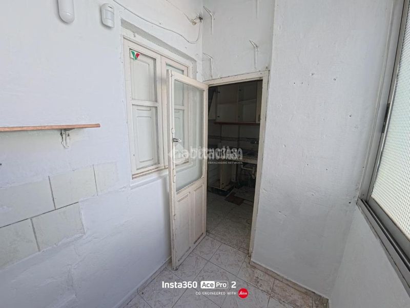Foto d12e3313-95ce-4348-9e7e-1fb7a2f56c12. Pis a Carolinas Bajas Alicante