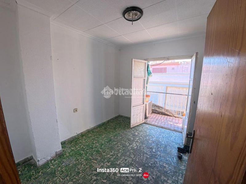 Foto ea11cbd8-9dd4-42c5-ad8d-d764fe0b1aac. Pis a Carolinas Bajas Alicante