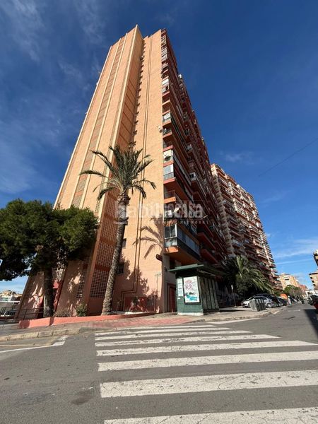 Foto 690db228-220e-4743-beb2-f2d72b12cd31. Pis a Santo Domingo Alicante