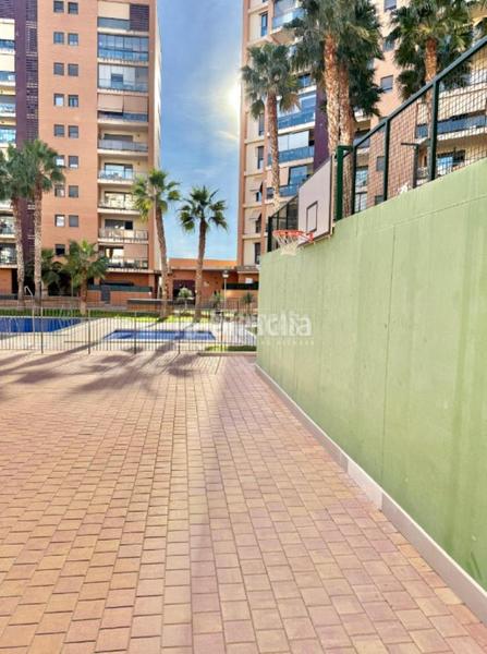Foto ae1397a1-fe2d-4fa9-a2b8-cac59cbc98ff. Etagenwohnung mit heizung parking pool in Paus - Polígono San Blas Alicante
