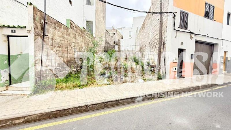 Foto f1657329-ef9a-4a30-838d-1a98e752a0d9. Terreno residenziale in Santidad Arucas