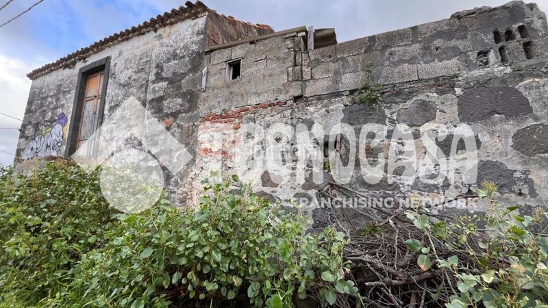 Foto 1bc42a03-34b0-42f0-8e44-fad75ab00690. Masia a Arucas casco Arucas