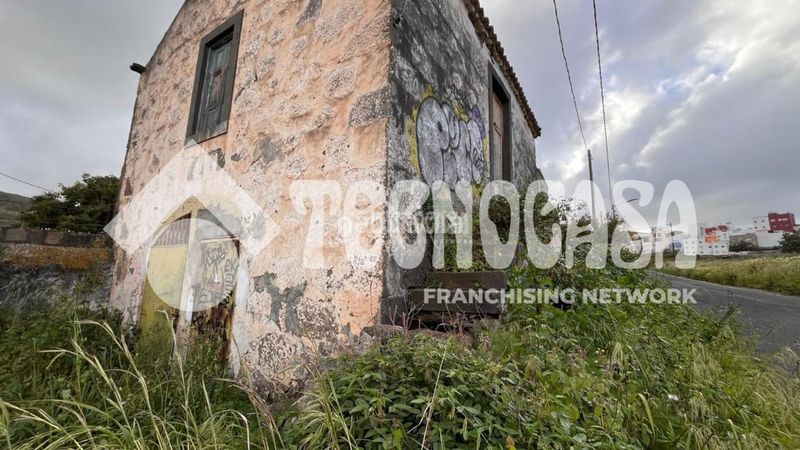 Foto 715449f5-9a94-48d4-b82f-91f823b796d1. Masia a Arucas casco Arucas