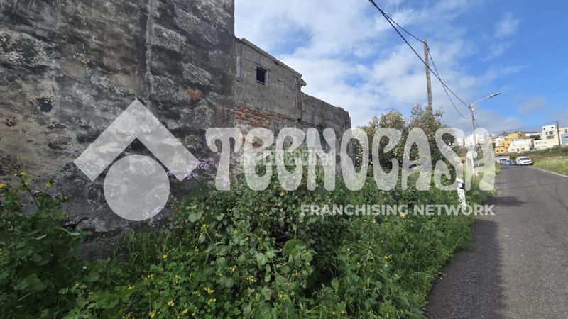 Foto a2dcb04a-b8de-4f3d-a2ac-79ef32ba4957. Masia a Arucas casco Arucas