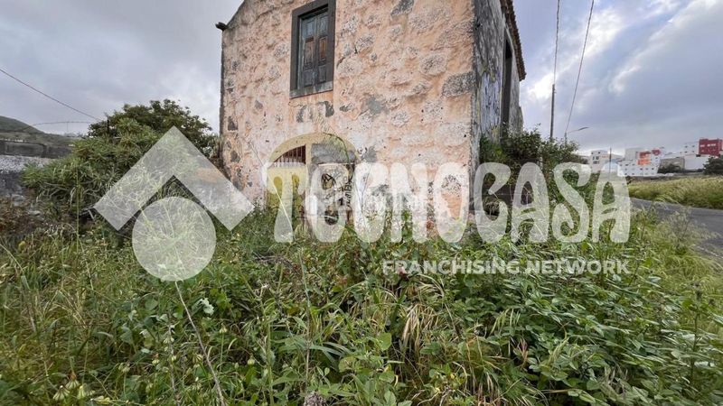 Foto d310cbbe-9b23-41b9-a49c-d1998b03792b. Masia a Arucas casco Arucas