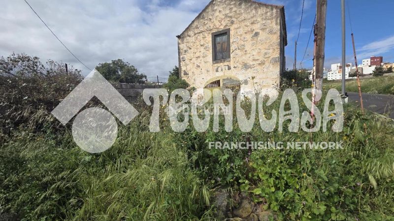 Foto fe228d43-a57b-48d2-94ae-112c8fd491e7. Masia a Arucas casco Arucas