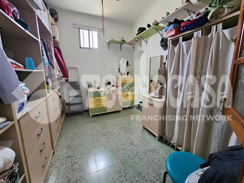Foto 0444ee3e-cd3f-4501-91aa-a7c169a1719b. Casa aparellada amb aparcament a Cardones Arucas