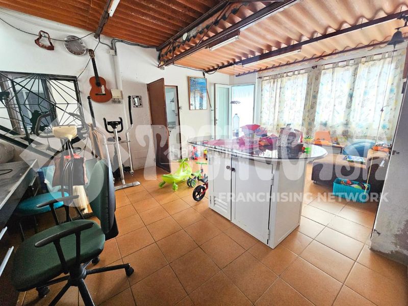 Foto 4ab9c2cc-5c36-462f-aa89-cb827878679d. Casa aparellada amb aparcament a Cardones Arucas