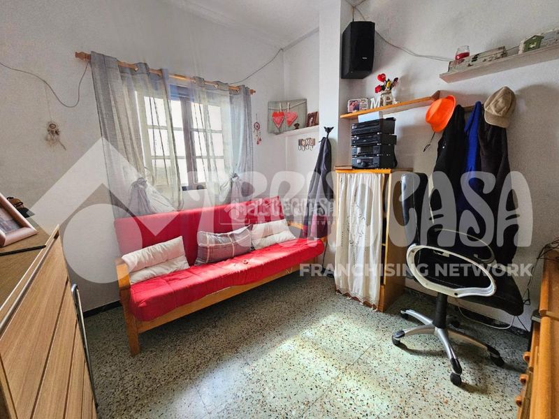 Foto 81ab4bf5-d0ed-46d6-95e1-cd95c6c74f7b. Casa aparellada amb aparcament a Cardones Arucas