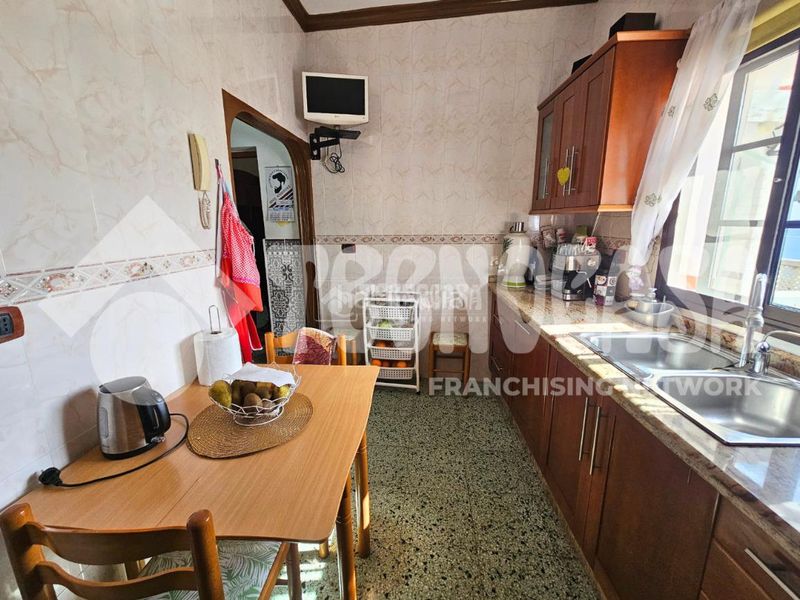 Foto e5d521ed-8284-4270-9b3d-a3860c278d37. Casa aparellada amb aparcament a Cardones Arucas