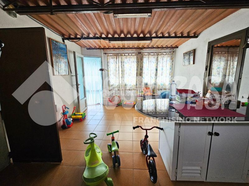 Foto f1d59147-b3d6-43eb-9ebf-8238011ac9aa. Casa aparellada amb aparcament a Cardones Arucas