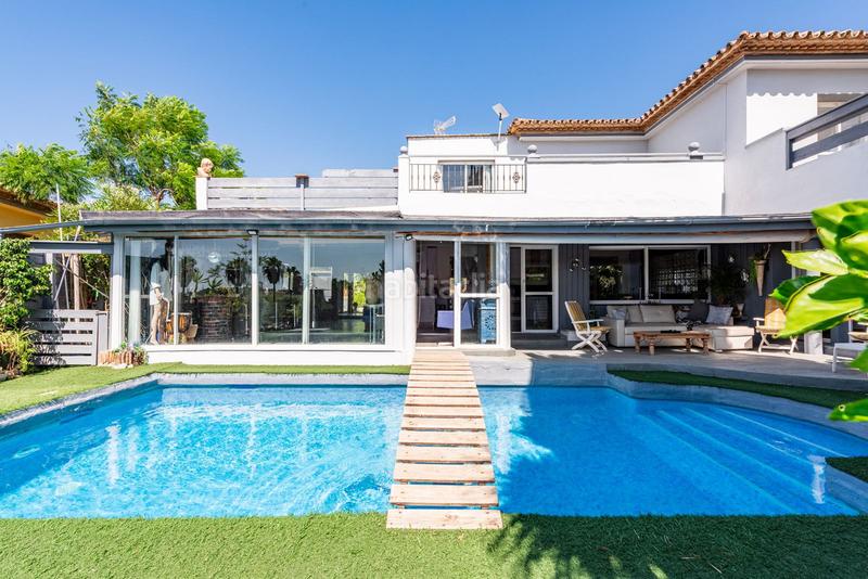 Foto 1a232144-ba23-48a1-b66e-f284176810b3. Chalet mit parking pool in Estepona golf Estepona