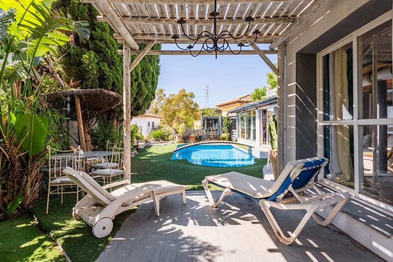 Foto 56995f59-a2cf-4026-bff8-8a0ee8e72463. Chalet mit parking pool in Estepona golf Estepona