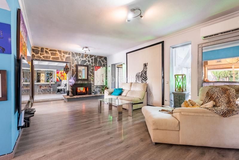 Foto 90345762-b8a4-4c0d-8d0a-52d8aa899526. Xalet amb aparcament piscina a Estepona golf Estepona