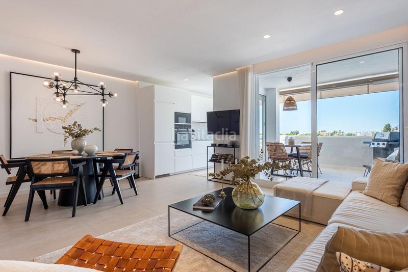 Foto 3a823bc0-7776-4cf3-88f8-e911e13bce4a. Duplex con parcheggio piscina in Nueva Andalucía centro Marbella