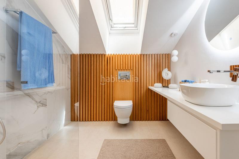 Foto 0ac754c4-5db1-4f5b-ab23-016a114815e6. Zweistöckige wohnung mit parking pool in Nueva Andalucía centro Marbella