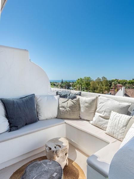 Foto 1a984568-f893-4caa-aa69-91dbc0a71ce3. Zweistöckige wohnung mit parking pool in Nueva Andalucía centro Marbella