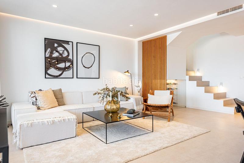 Foto 420332f7-7fe8-4b26-b179-9bbaf8141ff8. Zweistöckige wohnung mit parking pool in Nueva Andalucía centro Marbella