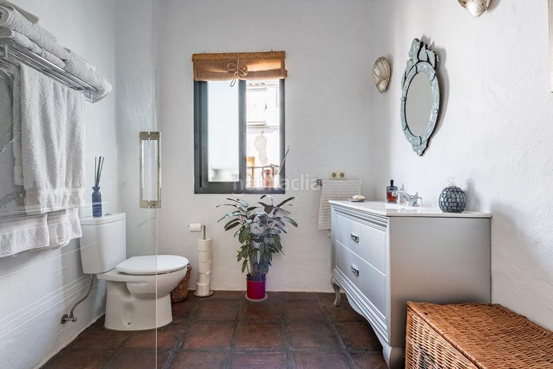 Foto 4a85b69a-b2e2-455d-aa88-a1c0d6458a66. Casa adossada a Centro Estepona