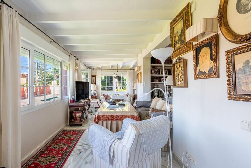 Foto 78e104a4-277c-45e6-a6c4-c19776c7f132. Chalet mit parking pool in Seghers Estepona