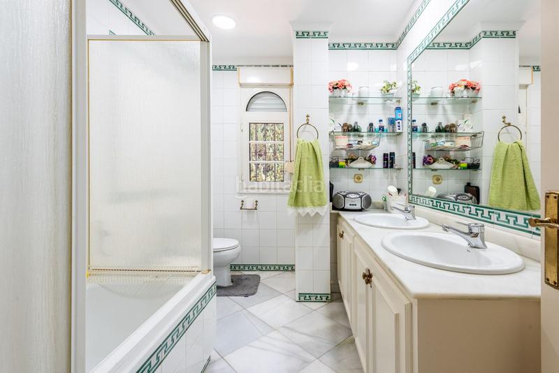 Foto d2fda831-7ba4-49ae-bab0-3d9e970709c8. Chalet mit parking pool in Seghers Estepona