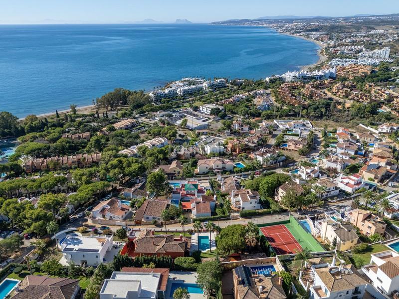 Foto 9f76c439-81a4-4506-bd9c-33b55cb72ff2. Chalet con parcheggio piscina in Seghers Estepona