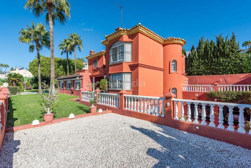 Foto a5e442d4-1240-46a7-ae7b-999aaaeb33b0. Chalet con parcheggio piscina in Seghers Estepona