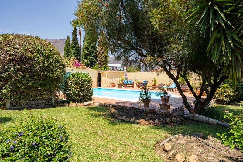 Foto 5463b3ea-1e8a-42e3-967e-72403a9f3c44. Chalet avec piscine dans Valle Romano Golf Estepona