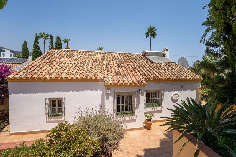 Foto 9df3bdc1-3b6c-4e79-ba4c-e89aadf94247. Chalet avec piscine dans Valle Romano Golf Estepona