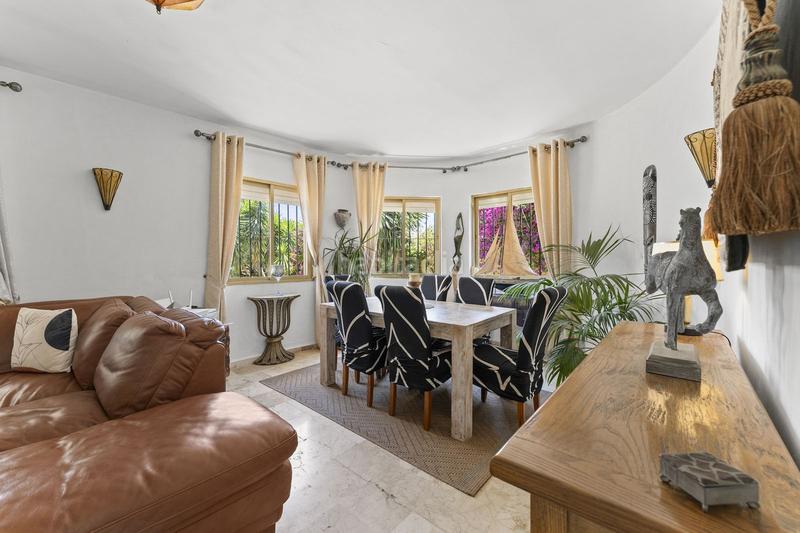 Foto e55ba11a-2da7-40d1-937c-149d9c9abf9b. Chalet avec piscine dans Valle Romano Golf Estepona