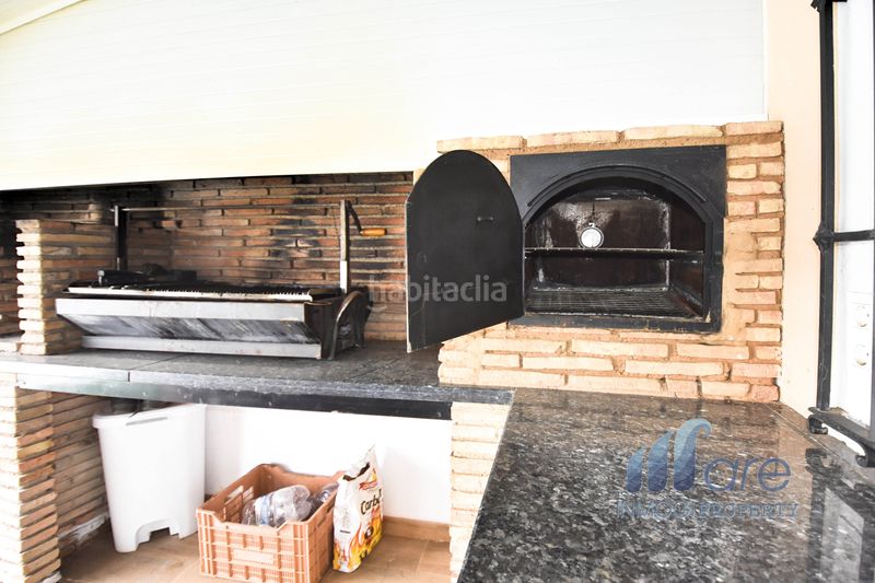 Foto c8e06d81-cd93-466d-ab56-796fb5f8d9be. Xalet amb aparcament piscina a Atarfe