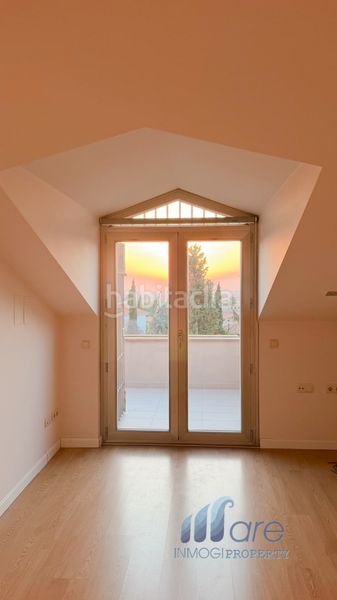 Foto bf38ae24-676c-410b-8e80-3a2d3b5f1c8d. Casa adossada amb xemeneia calefacció aparcament a Cájar
