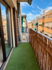 Pis  Carrer de la providència. Vivienda con espacio, orientación y potencial en el centro de vi