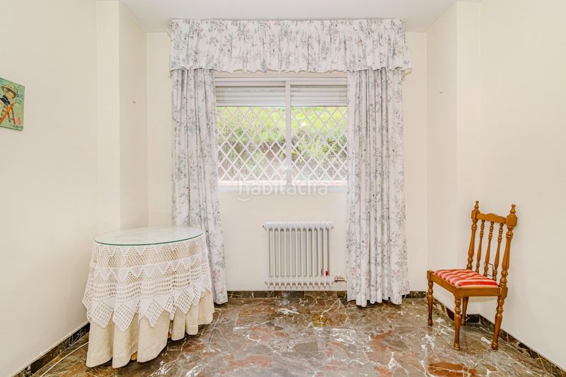 Foto 2b943c6d-c231-4bcf-a6d0-ac825dc0c995. Casa adossada amb aparcament a Bola de Oro Granada