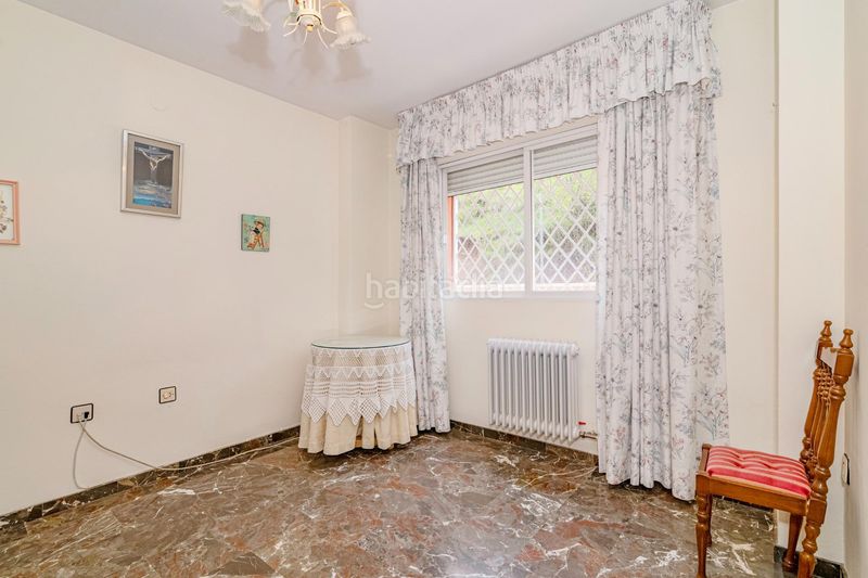 Foto b1da90aa-19ab-4999-bde0-a907b9cb39c7. Casa adossada amb aparcament a Bola de Oro Granada