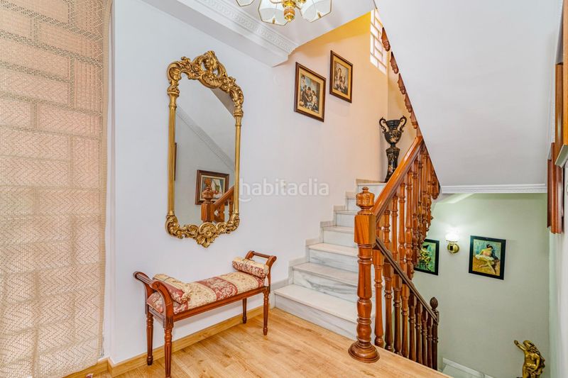 Foto c36cce23-cbe7-4550-94ec-d37c25fccdf4. Casa adossada amb aparcament a Bola de Oro Granada