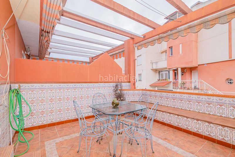 Foto c4cc980d-f9a2-4dea-8468-44203891e442. Casa adossada amb aparcament a Bola de Oro Granada