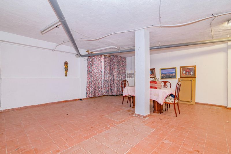 Foto d87baa13-068f-4b5e-8eb0-bca6b1500604. Casa adossada amb aparcament a Bola de Oro Granada