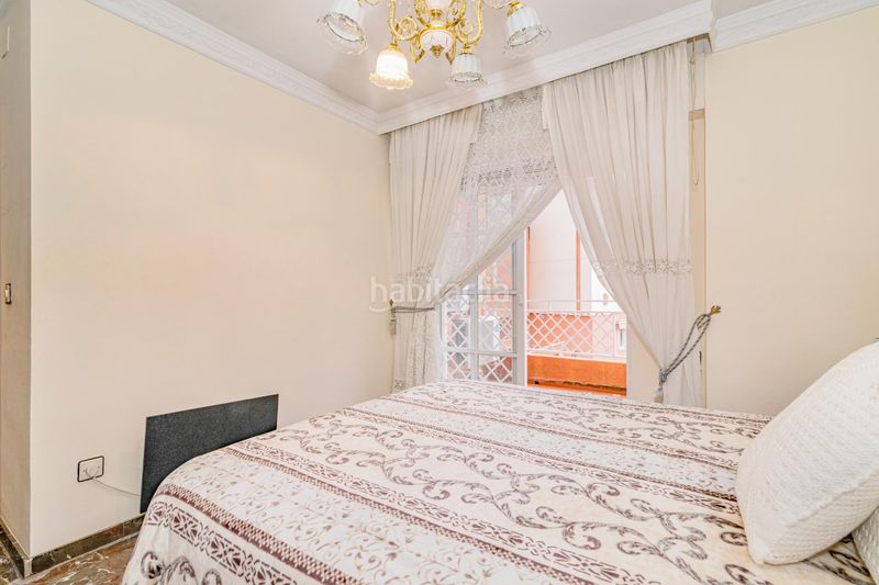 Foto e9c12197-bdf4-4c08-8a46-01d46399f486. Casa adossada amb aparcament a Bola de Oro Granada