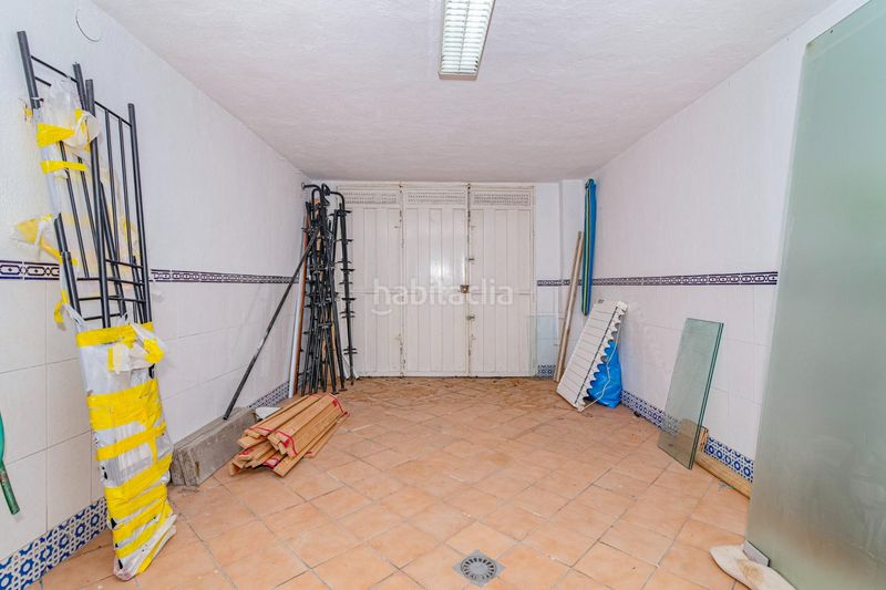 Foto f1786d48-c1da-44cc-9716-71e28decd3af. Casa adossada amb aparcament a Bola de Oro Granada