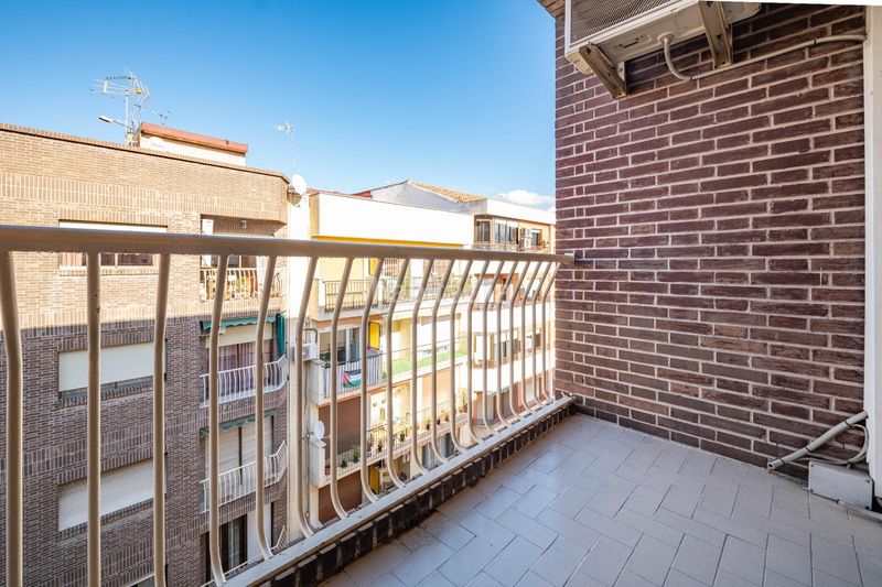 Foto bcd9f986-8457-49fd-8bd1-4a2d629a521e. Pis amb aparcament a Fígares Granada