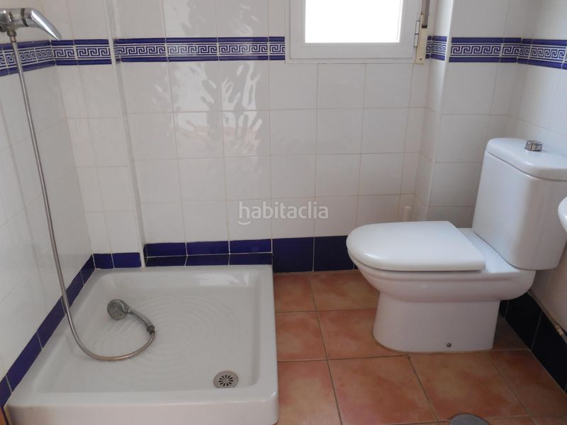 Foto 0b292cfb-60ed-450b-972e-6da07476e1aa. Casa aparellada amb aparcament a Padul