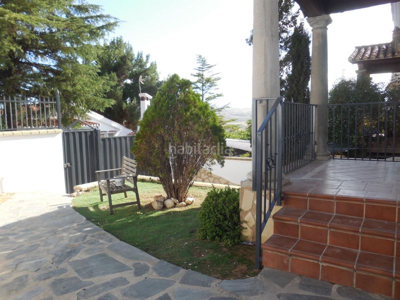 Foto 0cfe3ebe-056e-4597-8e27-c60be94564ae. Casa aparellada amb aparcament a Padul