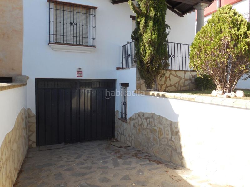 Foto 5abe9b1b-efb2-496e-bf35-f9e550a2fdb0. Casa aparellada amb aparcament a Padul