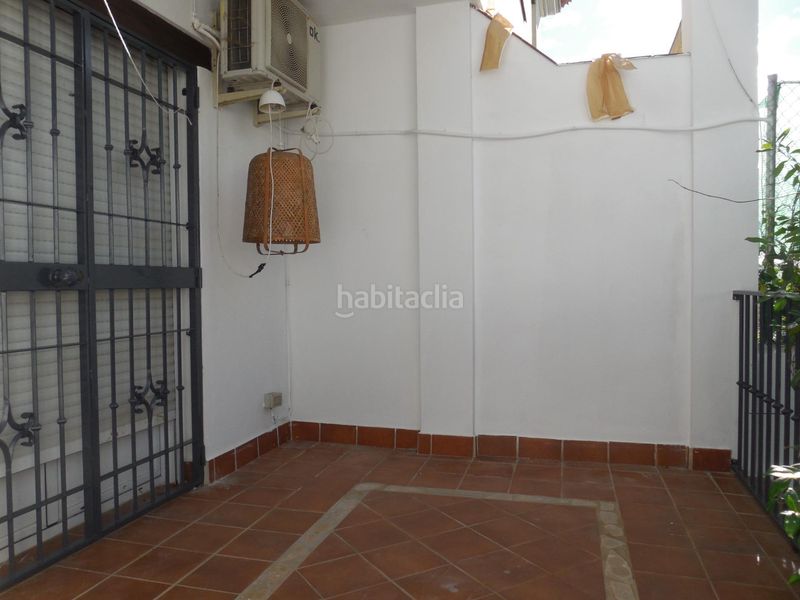 Foto faf7e86c-4684-4fe5-ae51-95439f861528. Casa aparellada amb aparcament a Padul