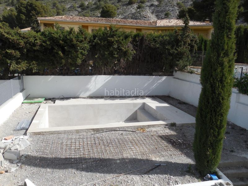 Foto 8b91492a-1601-423d-8d33-c91ebde2783d. Casa aparellada amb aparcament a Padul