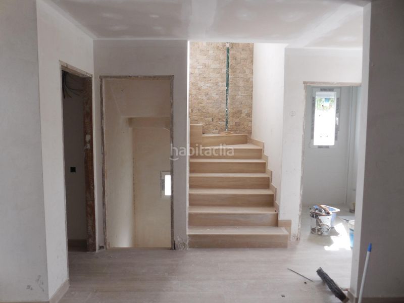 Foto c5cd9669-721b-4360-b30a-e0d28bb0b417. Casa aparellada amb aparcament a Padul