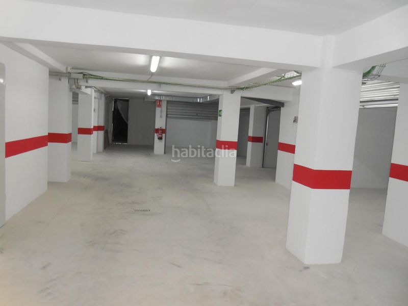 Foto 55c39714-b956-4781-958e-0d74bbfad508. Aparcament cotxe a Pajaritos Granada