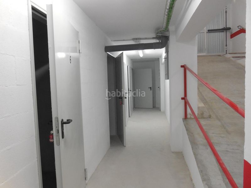 Foto 7cd35d04-fa48-4409-97bd-b054c4887e15. Aparcament cotxe a Pajaritos Granada