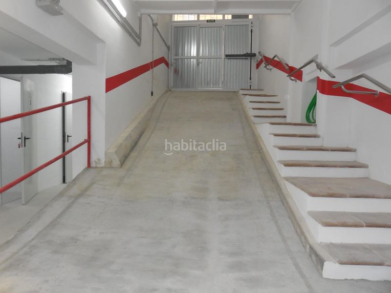 Foto a8f45f93-e3c2-41a8-bcb4-46d2cadfb535. Aparcament cotxe a Pajaritos Granada